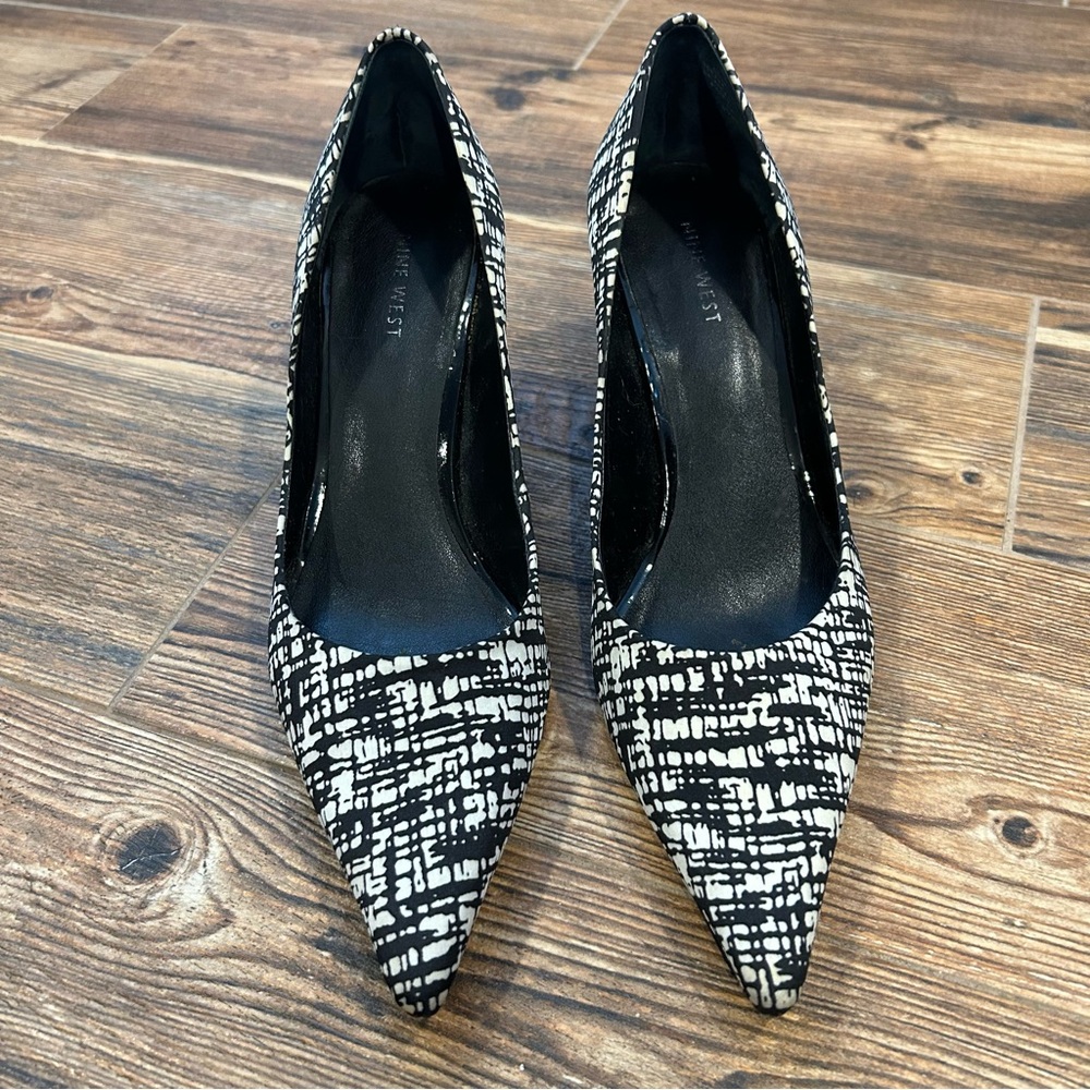 Nine West Black & White Graphic Print Heels - Size 8.5M - Picture 2 of 16
